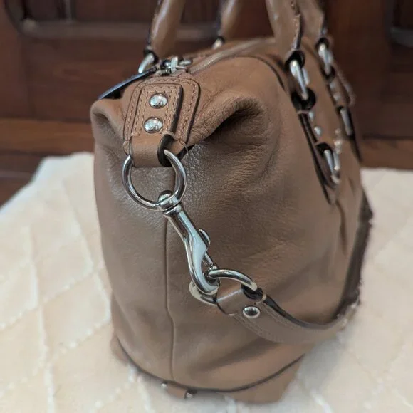 Classic Coach Leather Satchel Handbag - Picture 5 of 13